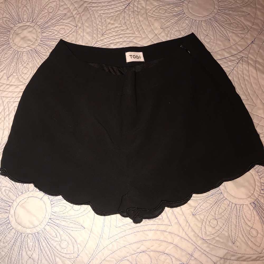 Soft black shorts with wave pattern